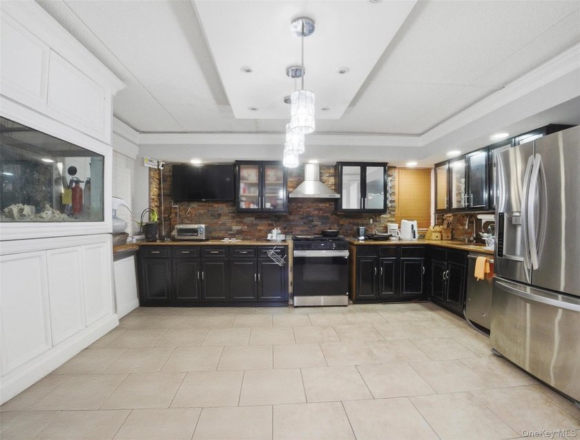 Welcome to 831 Longfellow Avenue, a move-in ready multi-family - photo 14