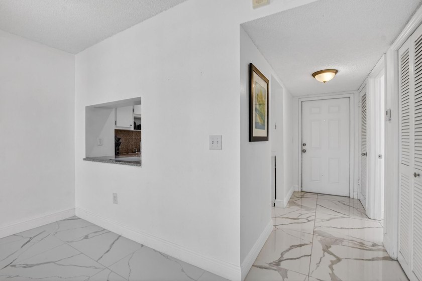 Enjoy relaxed South Florida living in this 1-bedroom, 1.5-bath - photo 4