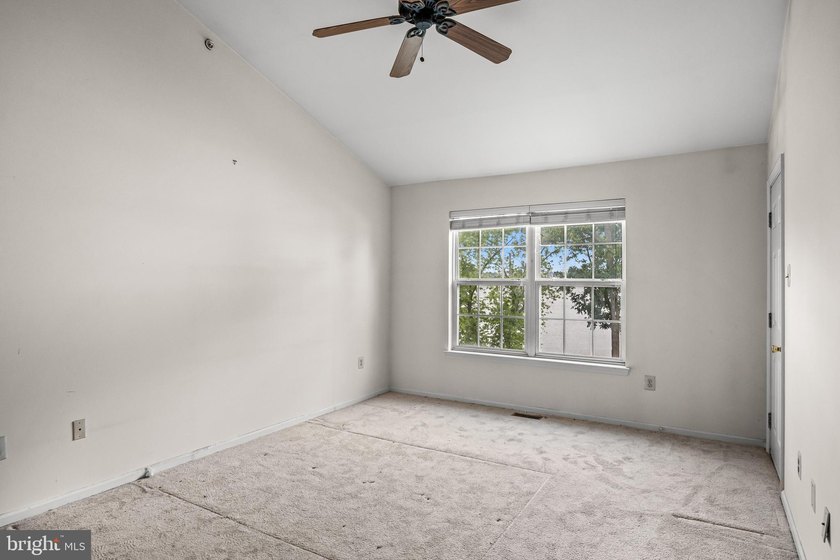 Beautiful 2-bedroom, 2.5-bath townhome located in a highly - photo 14