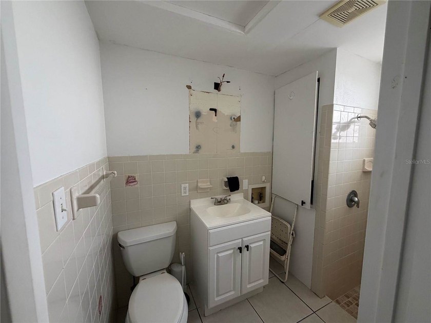 Under contract-accepting backup offers. Short Sale. Third Party - photo 15