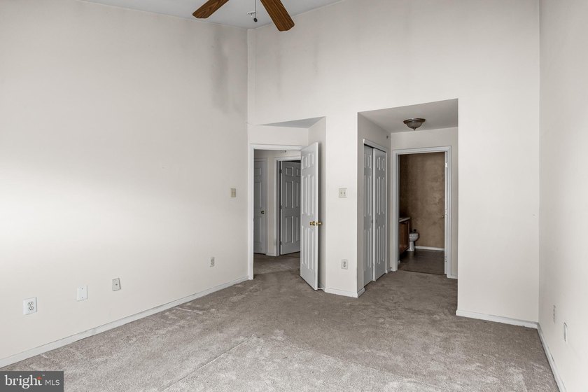Beautiful 2-bedroom, 2.5-bath townhome located in a highly - photo 15