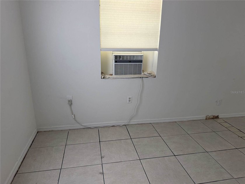 Under contract-accepting backup offers. Short Sale. Third Party - photo 18