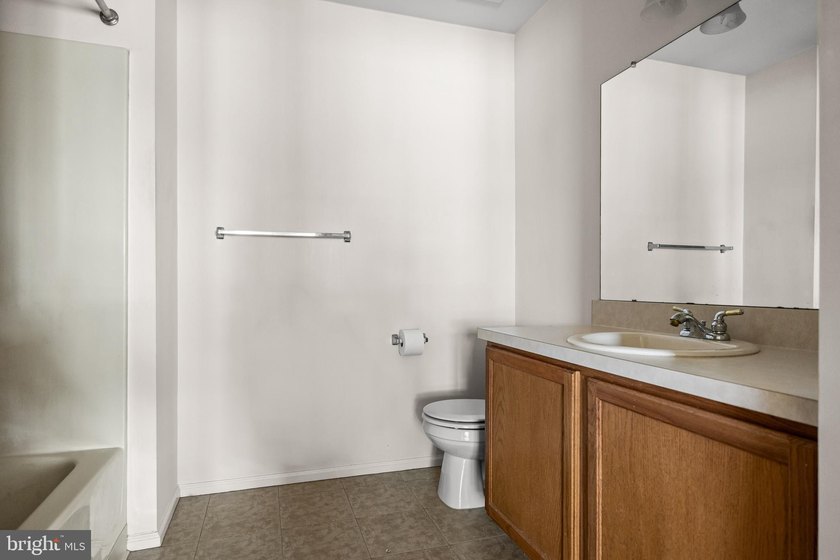 Beautiful 2-bedroom, 2.5-bath townhome located in a highly - photo 18