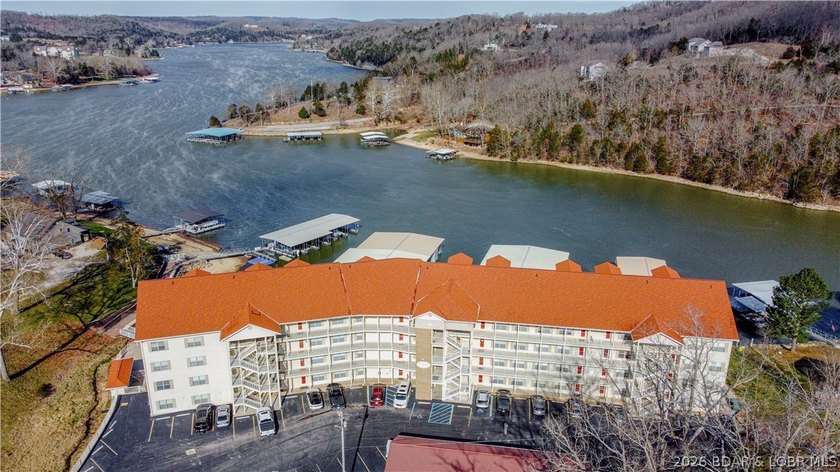 If you are looking for a SMALL and quiet condo complex that - photo 22
