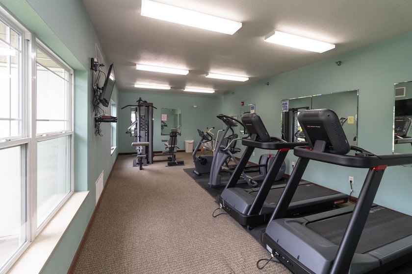 Bright &amp; sunny south-facing condo now available in the popular - photo 22