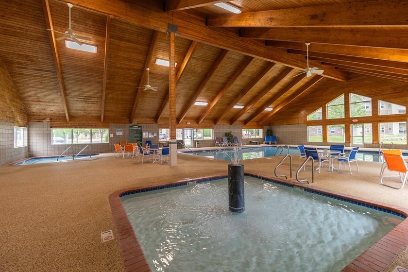 Bright &amp; sunny south-facing condo now available in the popular - photo 25