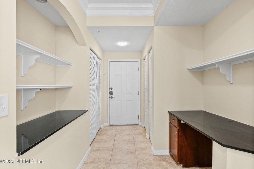 Beautiful corner end unit in desirable Esplanade at Town Center - photo 8