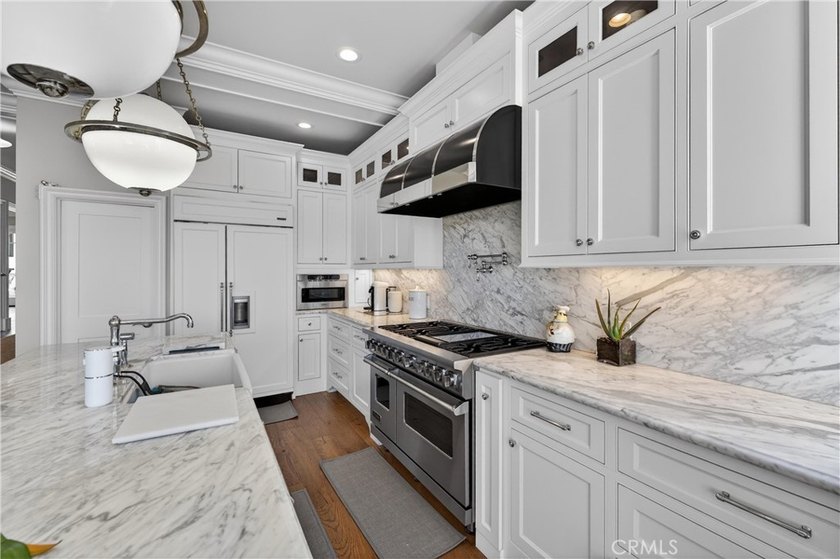 Located on a quiet cul-de-sac, this exceptional Laguna Beach - photo 20