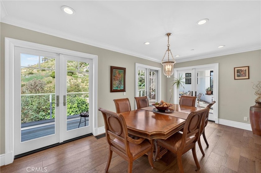 Located on a quiet cul-de-sac, this exceptional Laguna Beach - photo 22