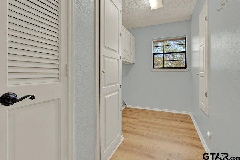 Looking for a well maintained and updated home in Hideaway? You - photo 25