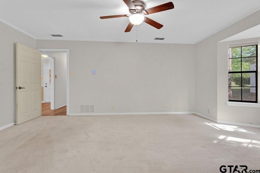 Looking for a well maintained and updated home in Hideaway? You - photo 34