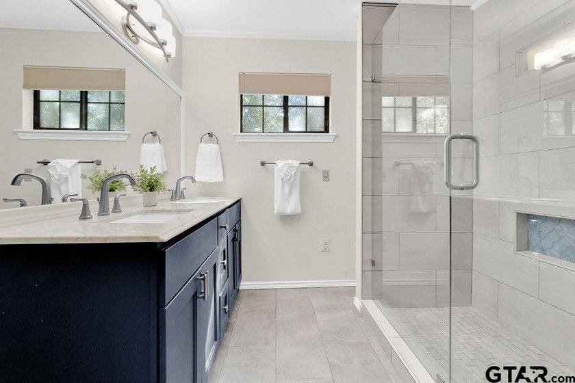 Looking for a well maintained and updated home in Hideaway? You - photo 36