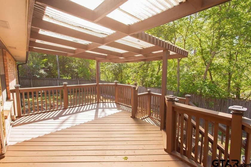 Looking for a well maintained and updated home in Hideaway? You - photo 40