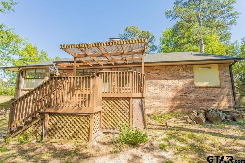 Looking for a well maintained and updated home in Hideaway? You - photo 43