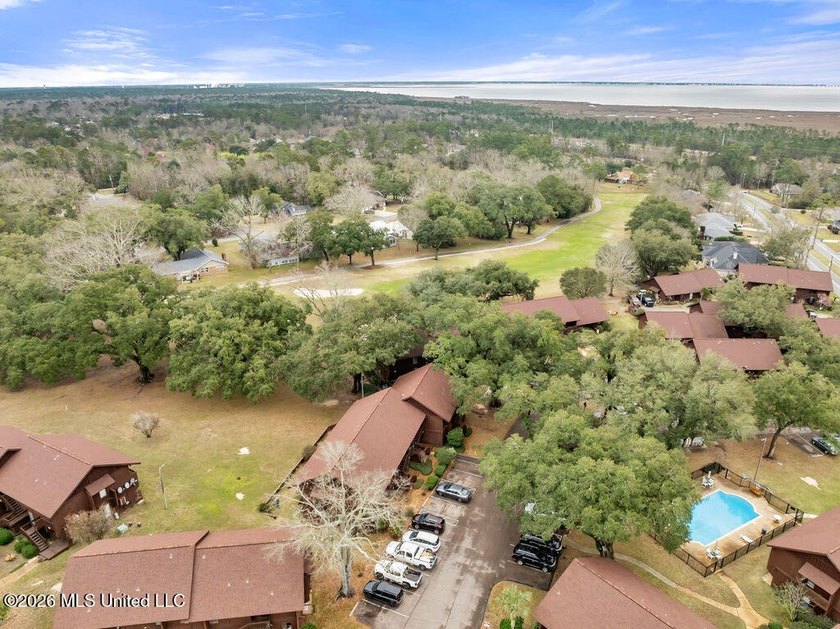 Comfortable Molokai Village condo in Building D featuring an - photo 3