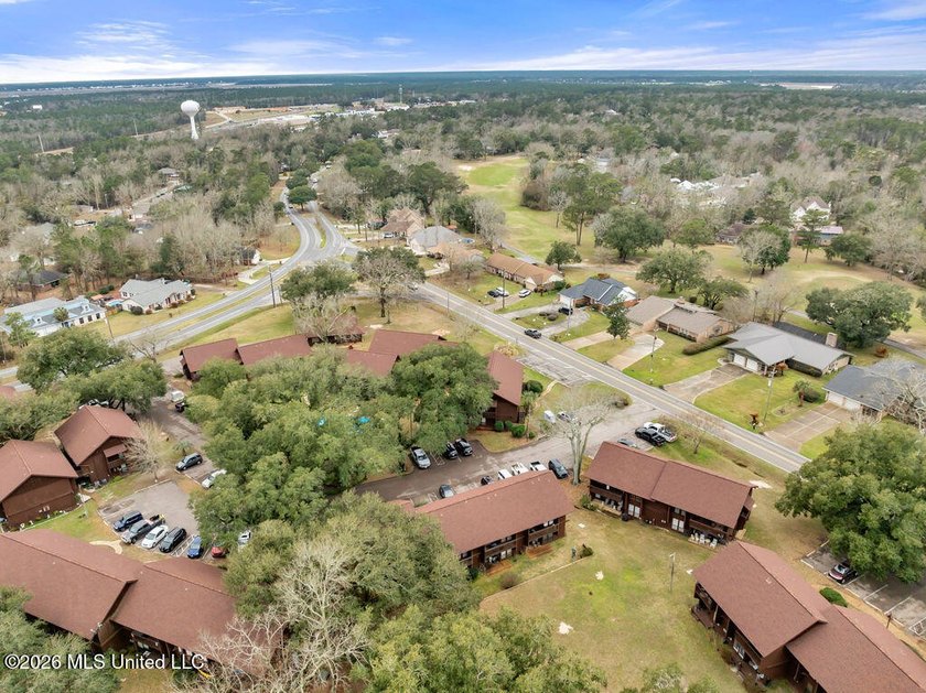 Comfortable Molokai Village condo in Building D featuring an - photo 5