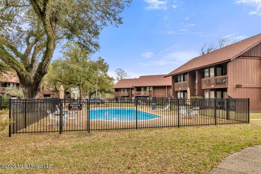 Comfortable Molokai Village condo in Building D featuring an - photo 7