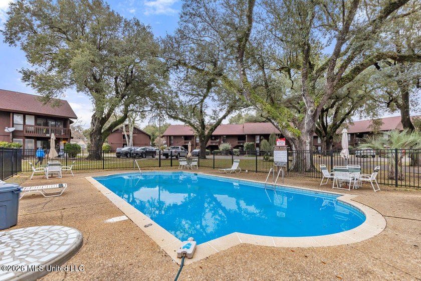 Comfortable Molokai Village condo in Building D featuring an - photo 8
