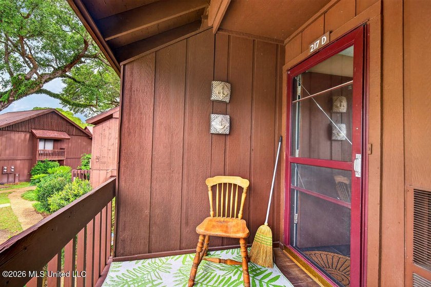 Comfortable Molokai Village condo in Building D featuring an - photo 10