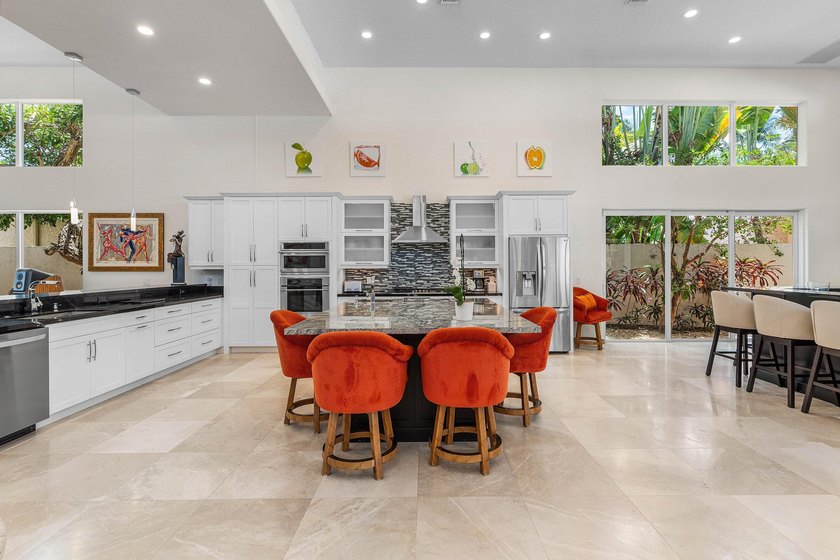 Enjoy exceptional country club living in this beautifully - photo 12