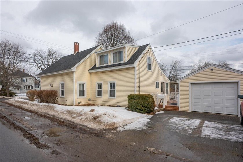 80 Holmes Street is not to be missed, this charming home - photo 3