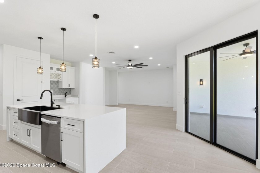 Move-in ready and perfectly positioned on a desirable CORNER LOT - photo 14