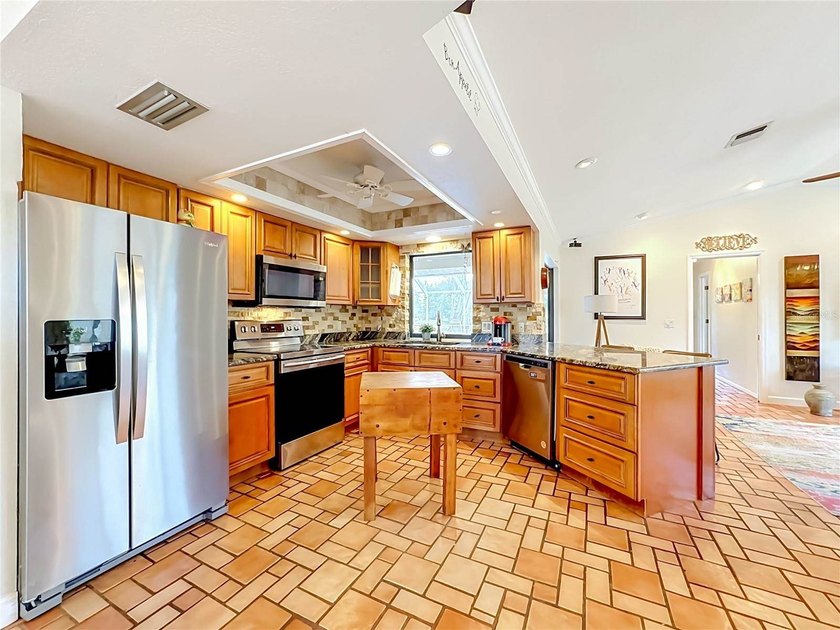 Under contract-accepting backup offers. UNDER CONTRACT - photo 18