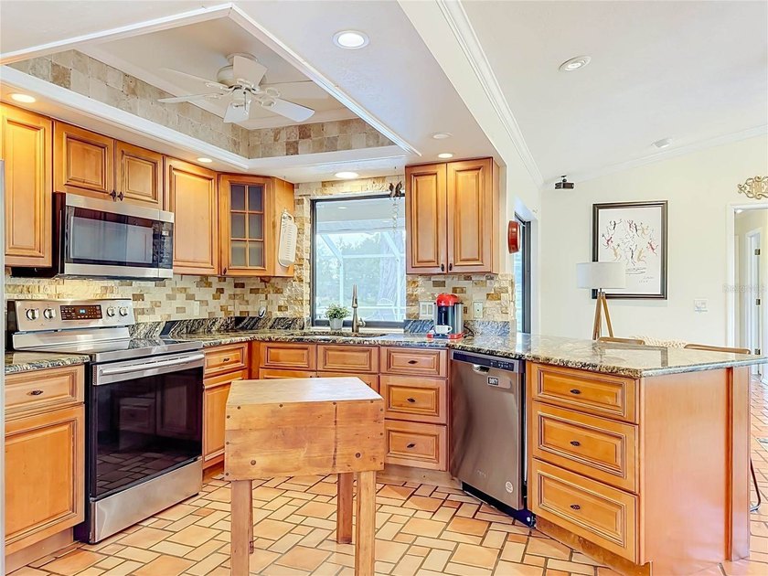 Under contract-accepting backup offers. UNDER CONTRACT - photo 22