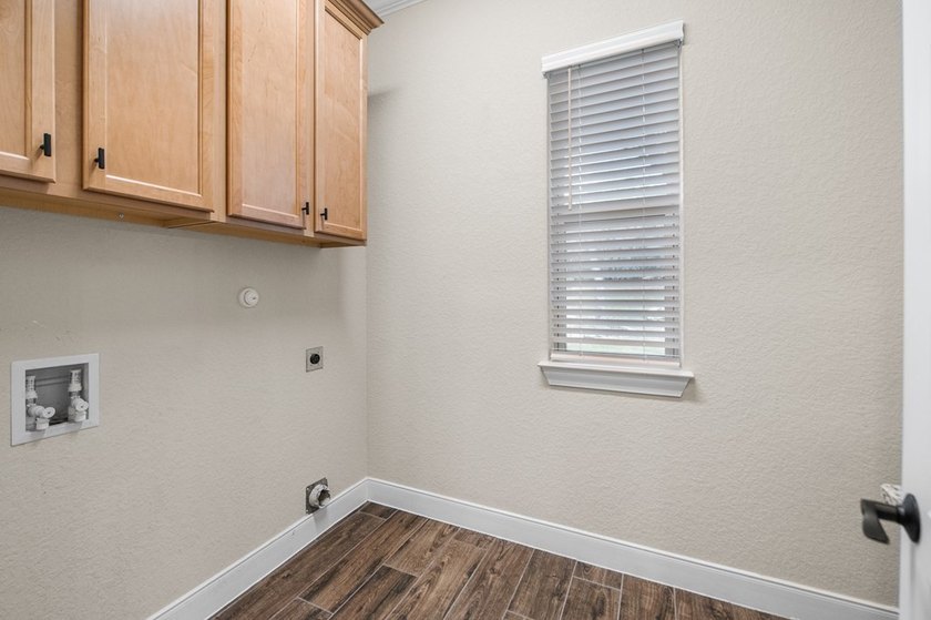 SELLER WILL FINANCE WITH 20% DOWN, 7% INTEREST RATE, BALLOON IN - photo 29