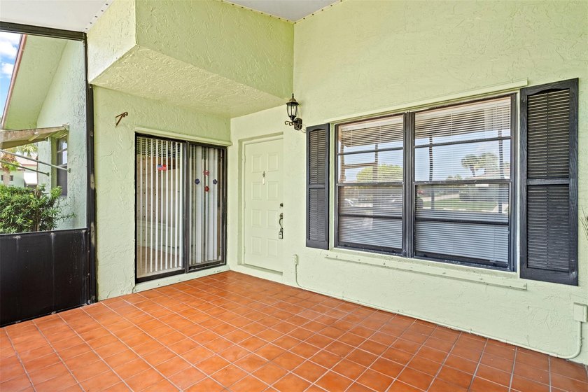 Best value in the Savannah's! No HOPA. This spacious 2br/2ba - photo 6
