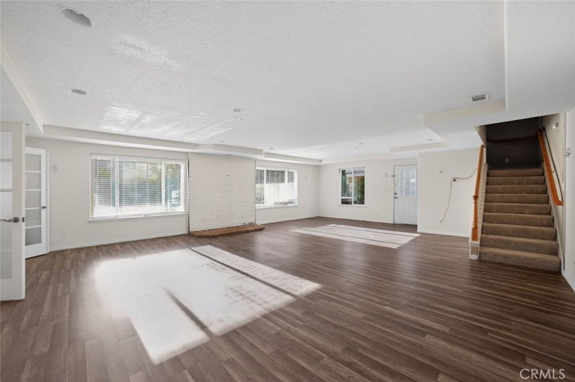 Expansive Victorville residence offering 4650 sq ft of living - photo 19