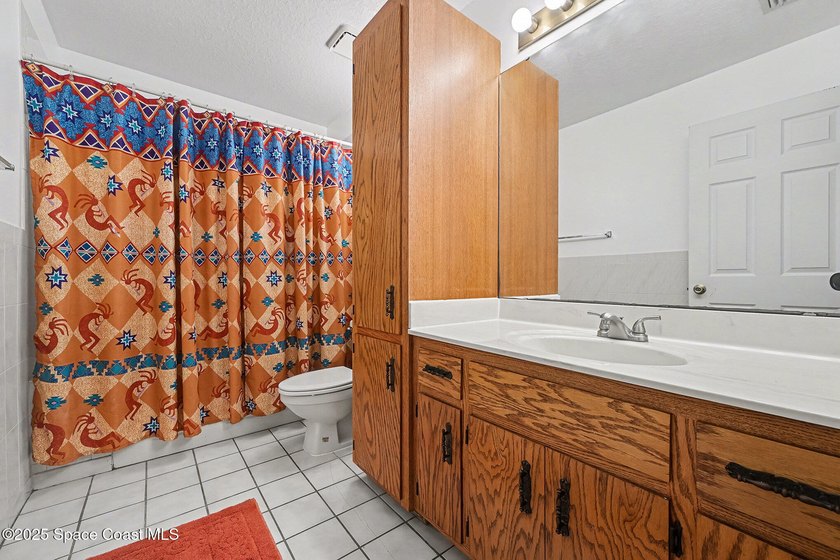 ***Motivated seller says bring offers*** This charming 4 bed / 4 - photo 22