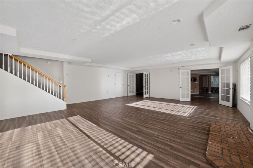 Expansive Victorville residence offering 4650 sq ft of living - photo 23