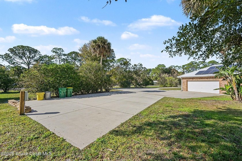 ***Motivated seller says bring offers*** This charming 4 bed / 4 - photo 30