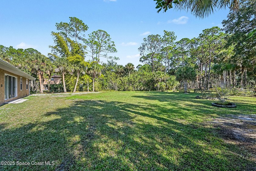 ***Motivated seller says bring offers*** This charming 4 bed / 4 - photo 32