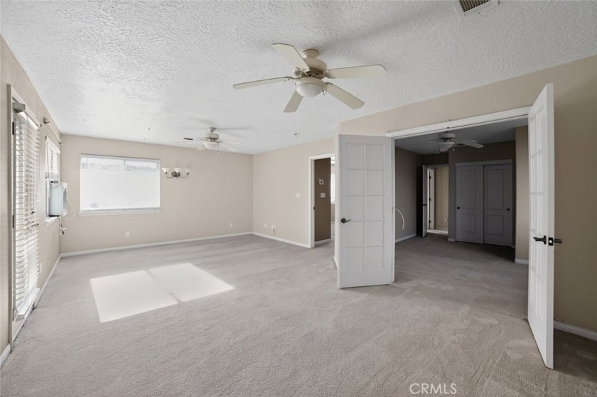 Expansive Victorville residence offering 4650 sq ft of living - photo 33