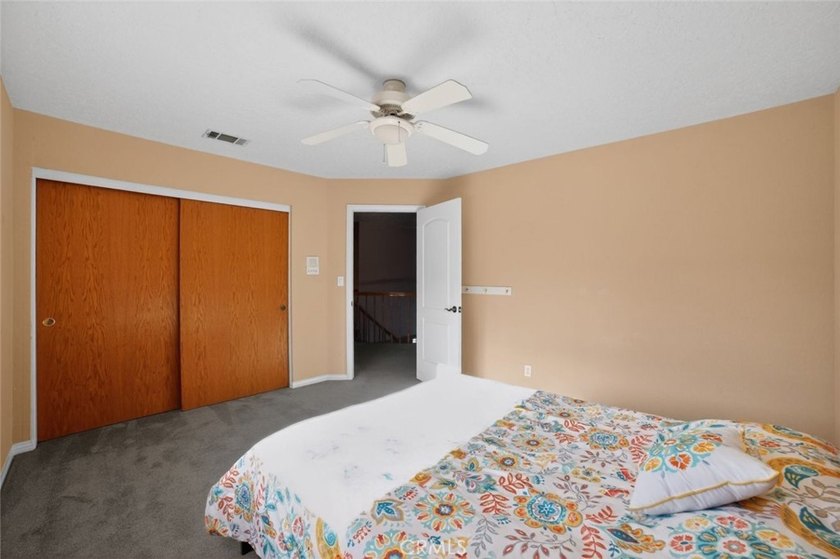 Expansive Victorville residence offering 4650 sq ft of living - photo 34