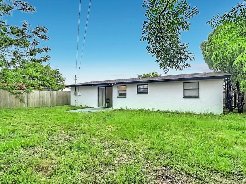 NO HOA. NO CDD. NO FLOOD ZONE. This cozy 2 bedroom 1 bath SMART - photo 35