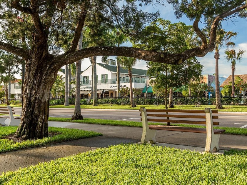 Virtually Staged. Move right into this beautifully updated South - photo 37