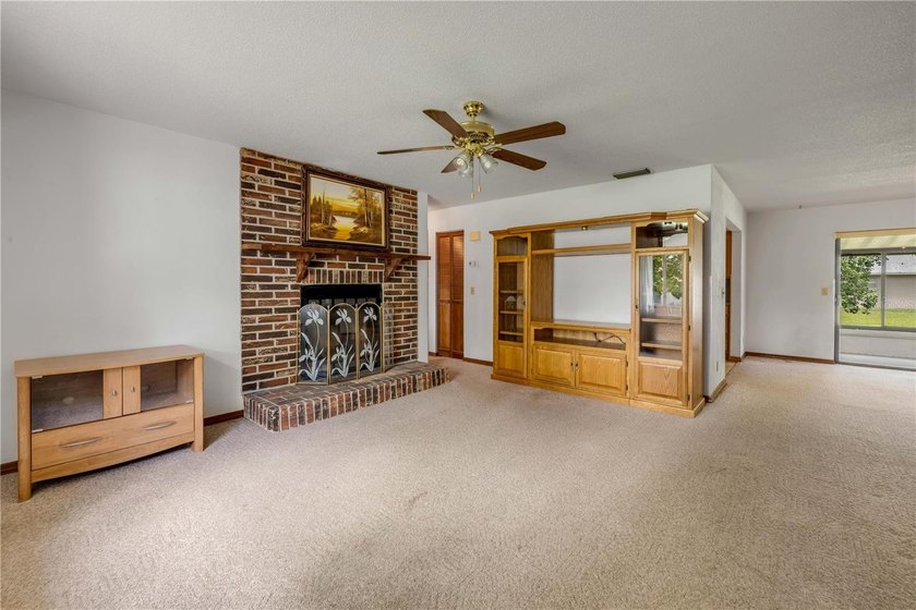 Under contract-accepting backup offers. Located in the Florida - photo 7