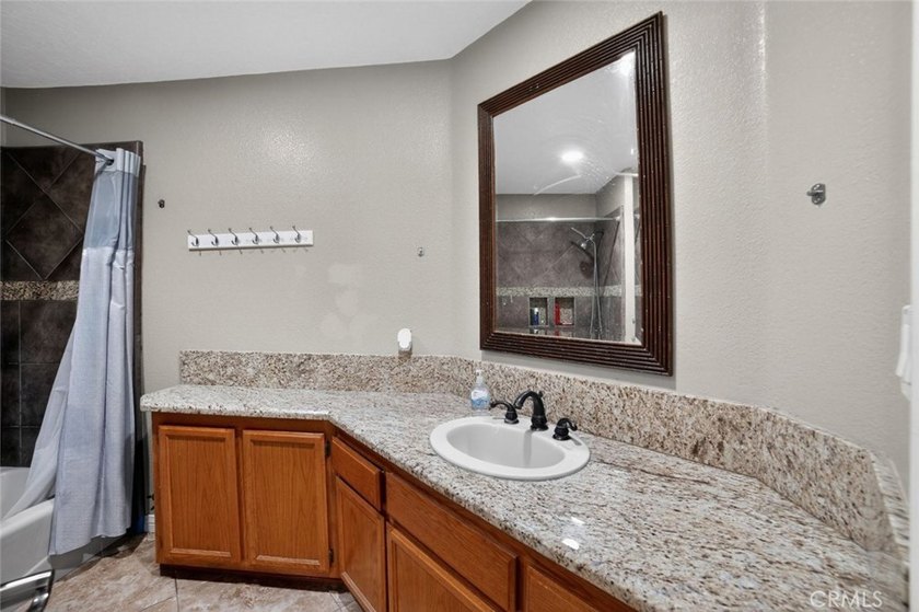 Expansive Victorville residence offering 4650 sq ft of living - photo 39