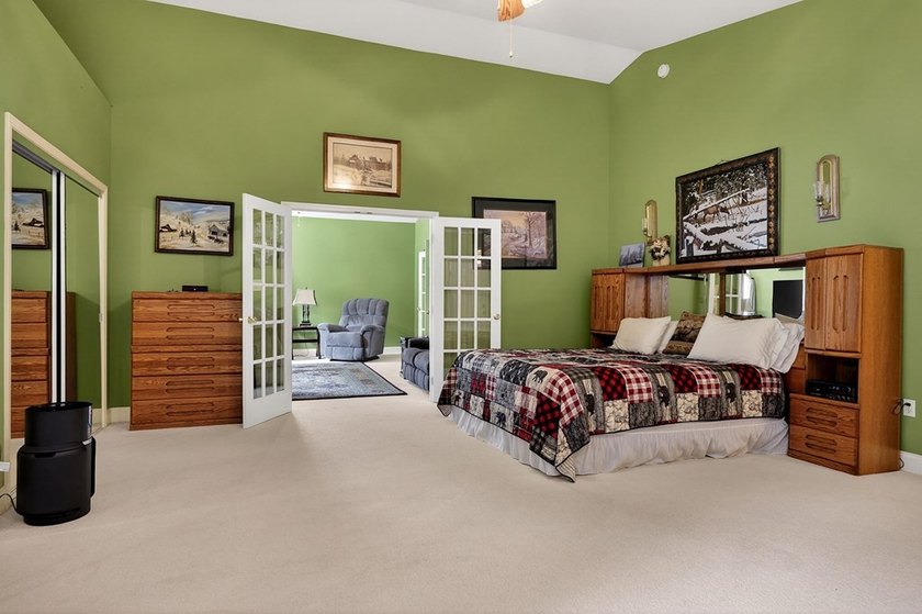 Rare opportunity to acquire a unique residence with hospitality - photo 41