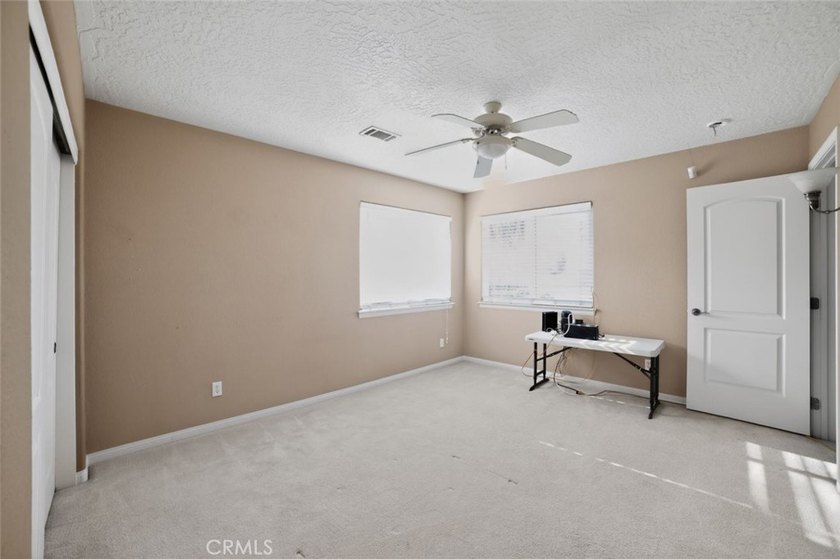 Expansive Victorville residence offering 4650 sq ft of living - photo 45
