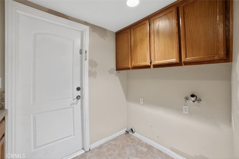 Expansive Victorville residence offering 4650 sq ft of living - photo 46