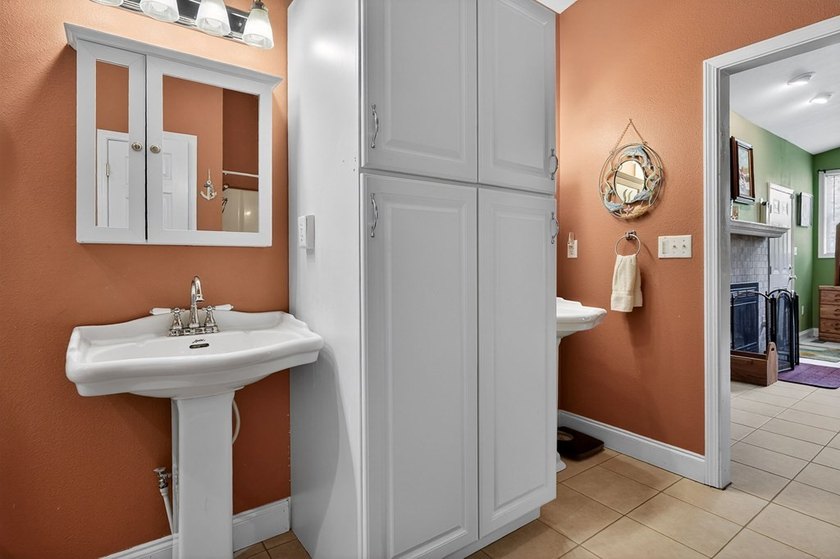 Rare opportunity to acquire a unique residence with hospitality - photo 47