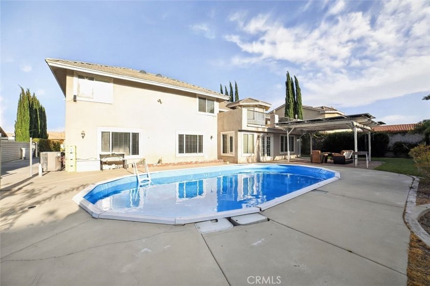 Expansive Victorville residence offering 4650 sq ft of living - photo 50
