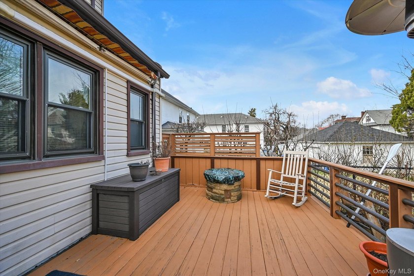 Location ! Location ! North Flushing Colonial on 4400 Sqft - photo 12