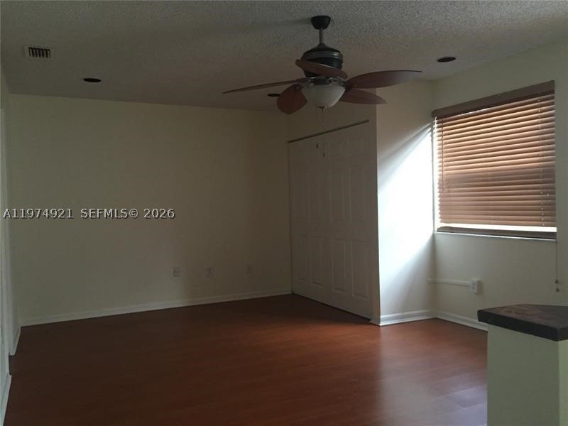 SPACIOUS 3/2 TOWNHOUSE IN GATED COMMUNITY. CONVENIENTLY LOCATED - photo 17