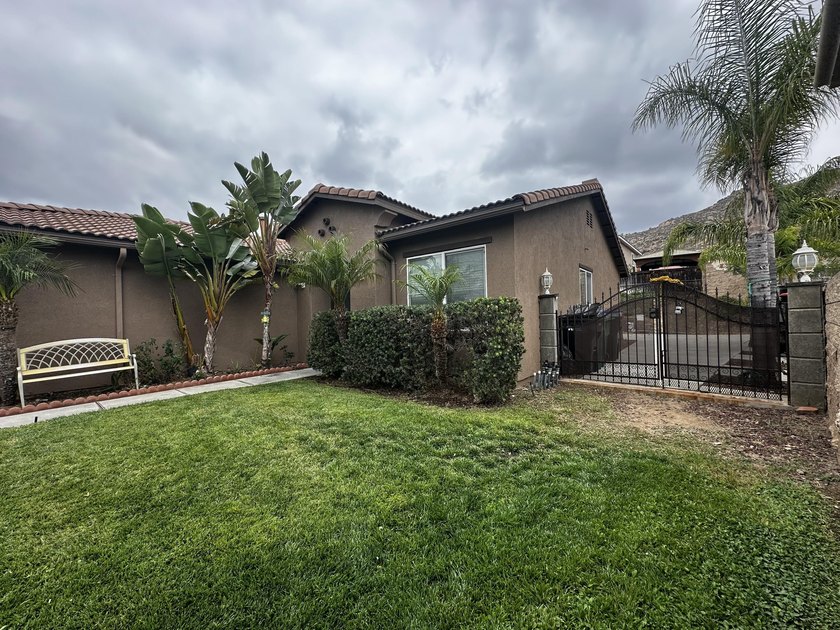*** Beautiful Single-Story Home in the desirable Moreno Valley - photo 4