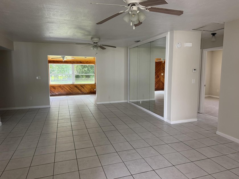 Very Nice 3/2/1 Home in Port St Lucie. Open, Bright &amp; Airy - photo 7